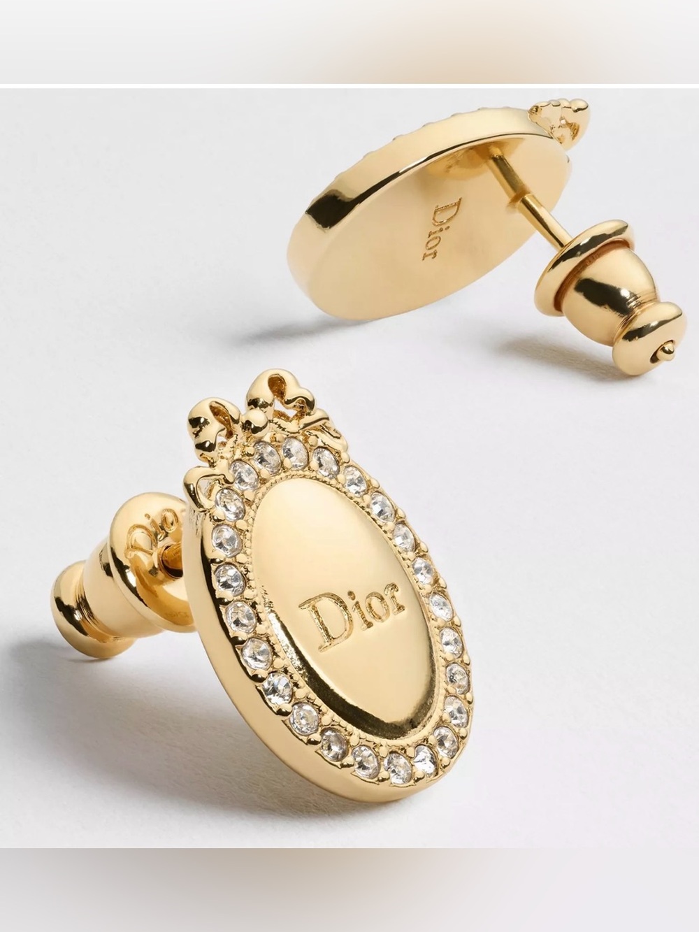 Dior Medallion Earrings mew in box with complimentary bag. No tag